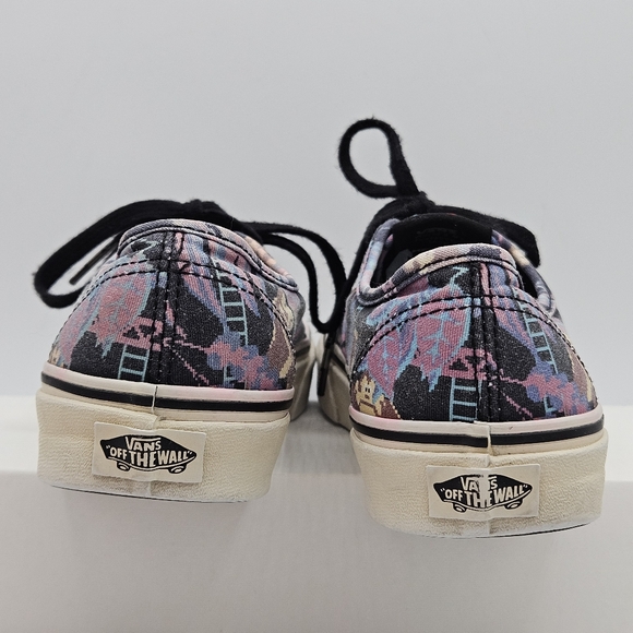 Rare Vans + Donkey Kong Nintendo collaboration shoes size 7- hard to find - Picture 5 of 16